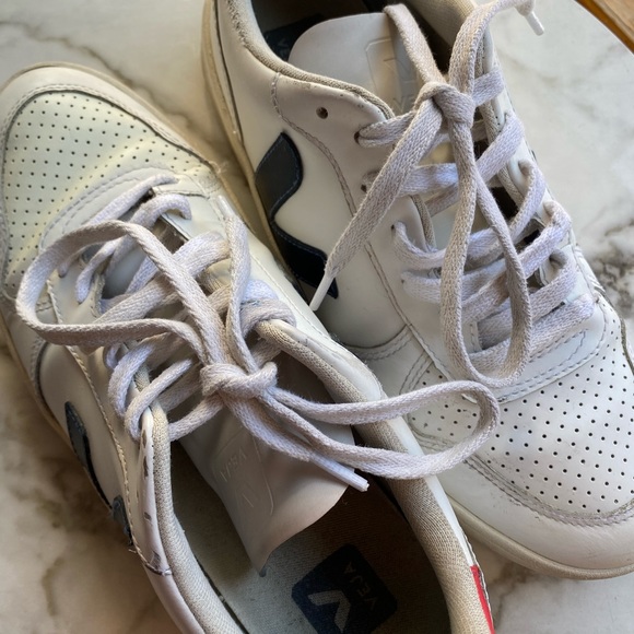 Veja Shoes - Veja - V-10 leather white nautico pekin sneakers - Woman’s White Sneakers